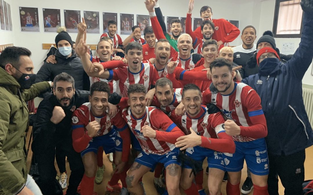 (1-0) El Atlético Bembibre vuelve a ganar por Navidad, con una buena imagen